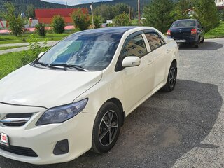 2013 Toyota Corolla X (E140, E150) Рестайлинг, белый, 760000 рублей, вид 1