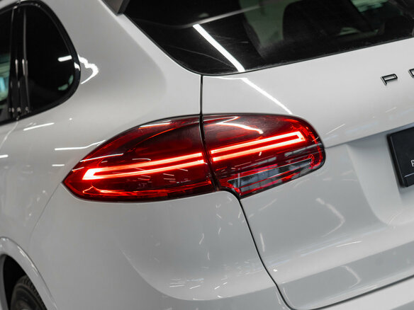 2017 Porsche Cayenne Diesel II Рестайлинг (958), белый, 4100000 рублей - вид 36