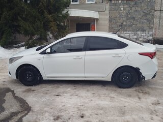 2018 Hyundai Solaris II, белый, 850000 рублей, вид 4