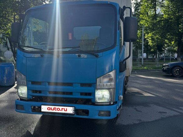 2010 Isuzu Elf (N-series), голубой, 1000000 рублей