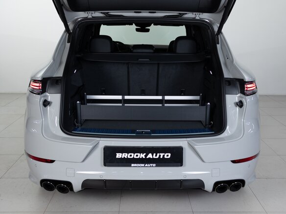 2026 Porsche Cayenne GTS III Рестайлинг, серый, 23690000 рублей - вид 31