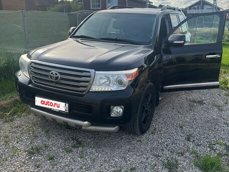 2013 Toyota Land Cruiser 200 Series Рестайлинг 1, чёрный, 3880000 рублей, вид 2