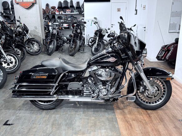 2010 Harley-Davidson Street Glide, чёрный, 1099000 рублей - вид 2