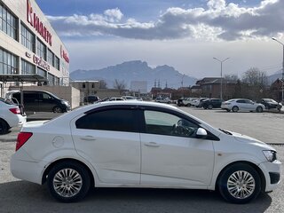 2013 Chevrolet Aveo II, белый, 730000 рублей, вид 2