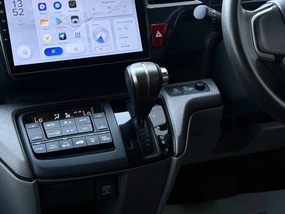 2017 Honda Stepwgn V, белый - вид 18