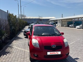 2008 Toyota Yaris II, красный, 580000 рублей, вид 2