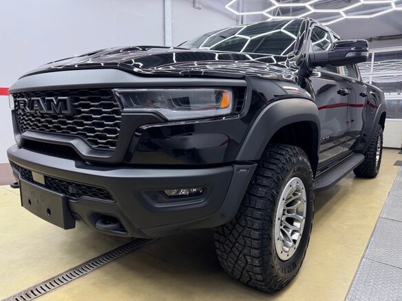 2025 Ram 1500 RHO V Рестайлинг, чёрный - вид 29
