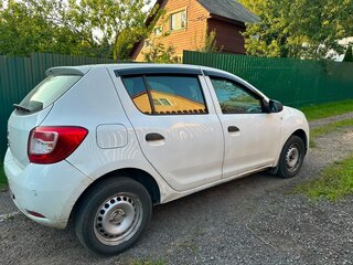 2018 Renault Sandero II Рестайлинг, белый, 700000 рублей, вид 2
