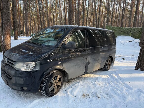 2013 Volkswagen Multivan T5 Рестайлинг, чёрный, 5500000 рублей - вид 1