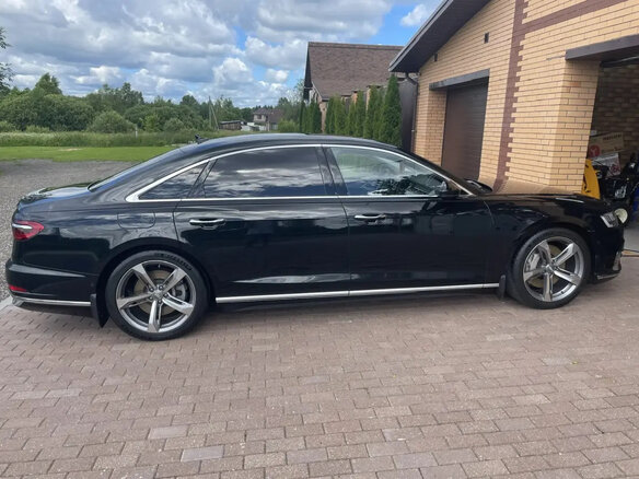 2019 Audi A8 Long 55 TFSI IV (D5), чёрный, 6000000 рублей - вид 1