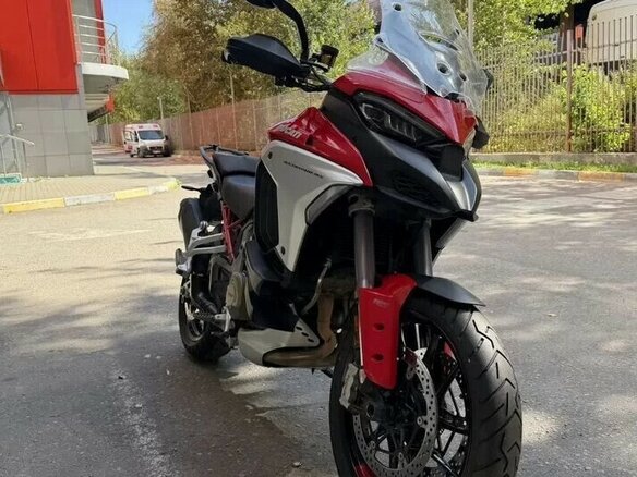 2023 Ducati Multistrada V4, красный, 1400000 рублей - вид 2