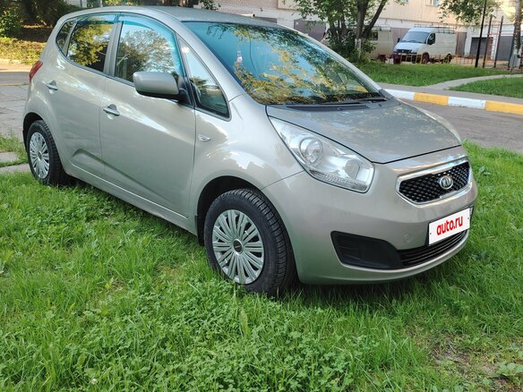 2012 Kia Venga 5-speed I, серебристый, 700000 рублей