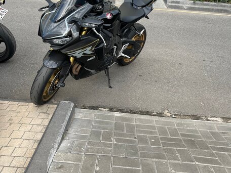 2017 Honda CBR 1000 RR/RA Fireblade, серый, 1000000 рублей, вид 2