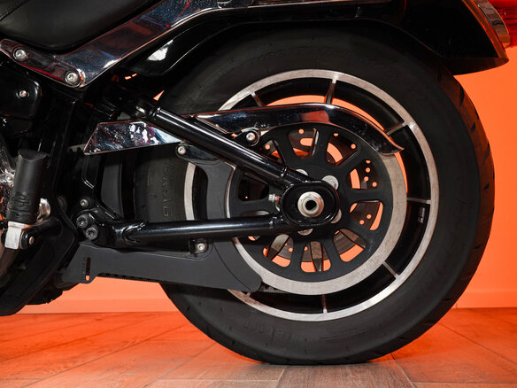 2020 Harley-Davidson Low Rider, чёрный, 1150000 рублей - вид 18
