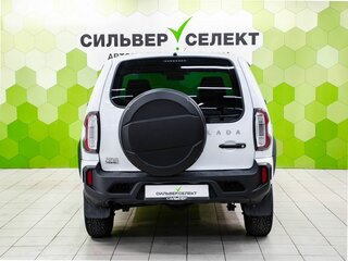 2024 Lada (ВАЗ) Niva Travel I, белый, 800000 рублей, вид 4