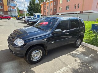 2014 Chevrolet Niva I Рестайлинг, чёрный, 580000 рублей, вид 3