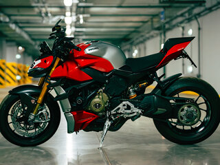 2021 Ducati Streetfighter V4, красный, 1900000 рублей, вид 1