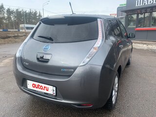 2014 Nissan Leaf I (ZE0/AZE0), серый, 1250000 рублей, вид 4