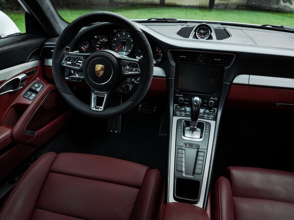 2016 Porsche 911 Carrera 4S VII (991) Рестайлинг, белый, 8049000 рублей - вид 36