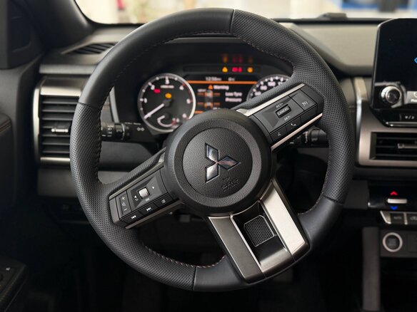 2025 Mitsubishi L200 VI, белый, 5200000 рублей - вид 10