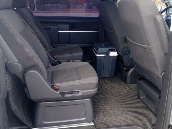 2013 Volkswagen Multivan T5 Рестайлинг, серебристый, 2575000 рублей - вид 27
