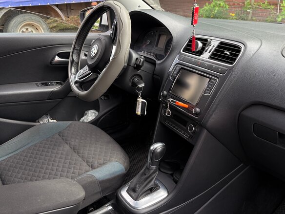 2020 Volkswagen Polo V Рестайлинг, белый, 1350000 рублей - вид 4