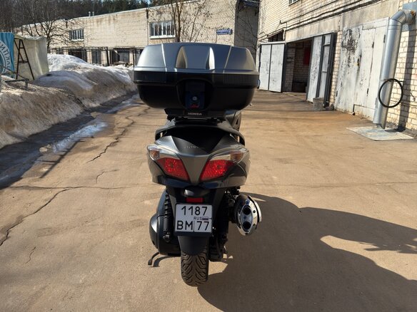 2012 Honda Silver Wing 600, серый, 500000 рублей - вид 4