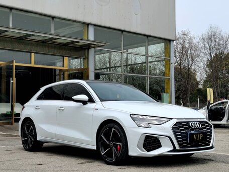 2023 Audi A3 Sportback 35 TFSI IV (8Y), белый, 2200000 рублей, вид 3