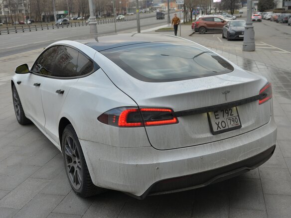 2022 Tesla Model S Long Range I Рестайлинг 2, белый, 7000000 рублей - вид 1