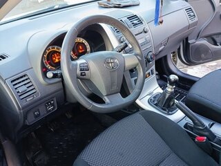 2011 Toyota Corolla X (E140, E150) Рестайлинг, серебристый, 1380555 рублей, вид 2