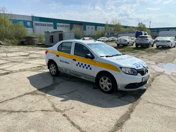 2018 Renault Logan II, белый, 350000 рублей - вид 2