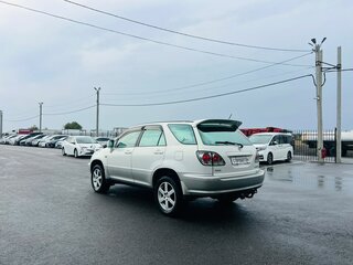2002 Toyota Harrier I (XU10) Рестайлинг, белый, 1049000 рублей, вид 4