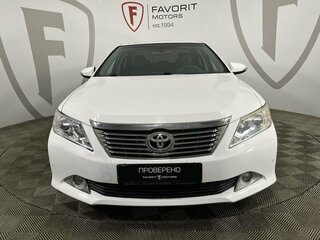 2013 Toyota Camry VII (XV50), белый, 1399000 рублей, вид 2