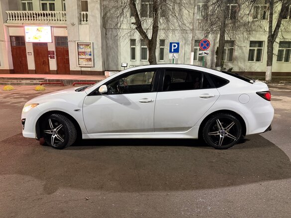 2010 Mazda 6 II (GH) Рестайлинг, белый, 850000 рублей - вид 13