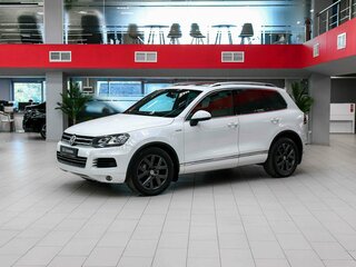 2013 Volkswagen Touareg II, белый, 1950000 рублей, вид 1