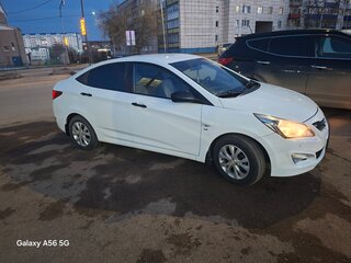 2015 Hyundai Solaris I Рестайлинг, белый, 1150000 рублей, вид 3