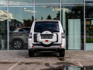 2011 Mitsubishi Pajero IV Рестайлинг 1, белый, 1765000 рублей, вид 5