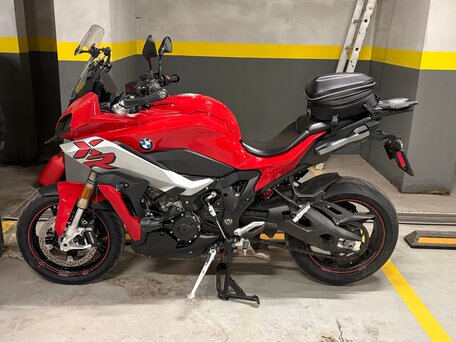 2021 BMW S 1000 XR, красный, 1595000 рублей, вид 4