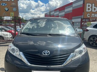 2017 Toyota Sienna III Рестайлинг, чёрный, 3250000 рублей, вид 4