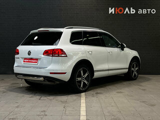 2012 Volkswagen Touareg II, белый, 2000000 рублей, вид 5