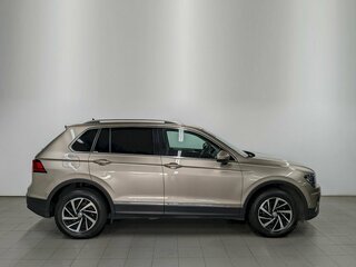 2019 Volkswagen Tiguan II, коричневый, 2390000 рублей, вид 4