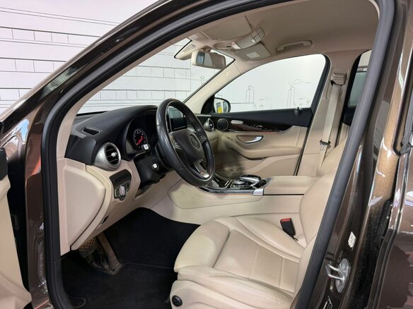 2016 Mercedes-Benz GLC 250 I (X253), коричневый, 3000000 рублей - вид 14