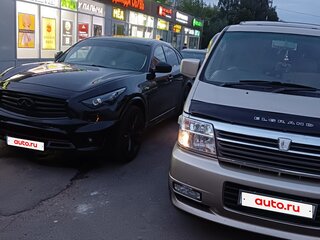 1999 Nissan Elgrand I (E50), бежевый, 650000 рублей, вид 4