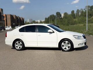 2013 Skoda Octavia II (A5) Рестайлинг, белый, 850000 рублей, вид 5