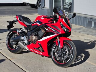 2021 Honda CBR 650R, красный, 850000 рублей, вид 2