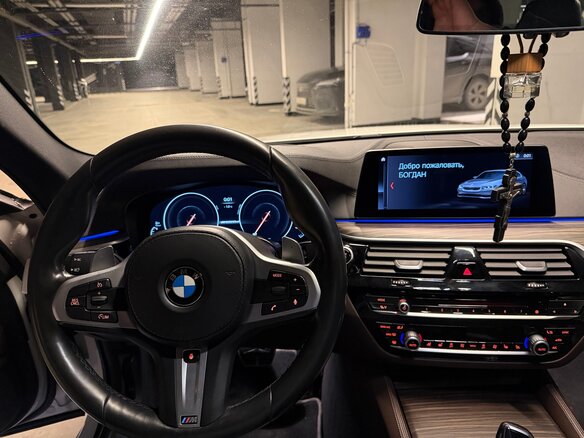 2018 BMW 5 серии 530d xDrive VII (G30/G31/G38), белый, 4050000 рублей - вид 14