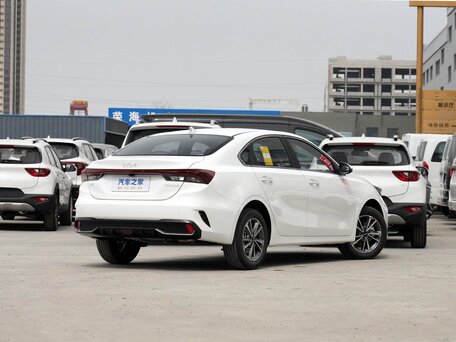 2026 Kia K3 II (China Market) Рестайлинг, белый, 2247007 рублей, вид 3