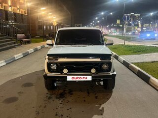 2010 Lada (ВАЗ) 2121 (4x4) I Рестайлинг, белый, 400000 рублей, вид 2