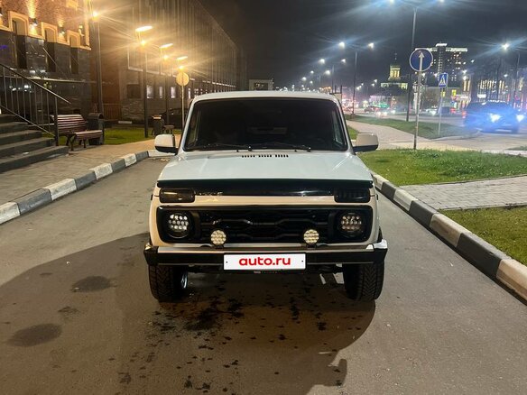 2010 Lada (ВАЗ) 2121 (4x4) I Рестайлинг, белый, 400000 рублей - вид 1
