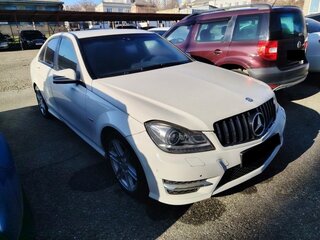 2011 Mercedes-Benz C-Класс 180 BlueEFFICIENCY III (W204) Рестайлинг, белый, 825000 рублей, вид 1